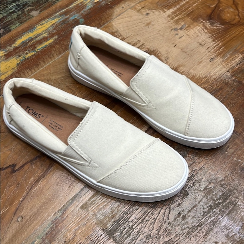 New Tom’s Luca Canvas Slip Ons